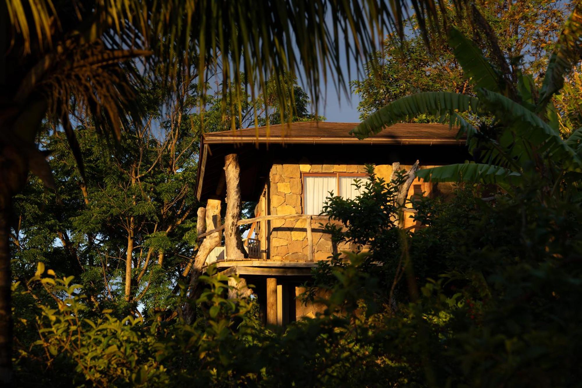 Hotel Hare Uta Hanga Roa Esterno foto