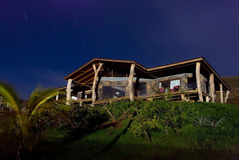 Hotel Hare Uta Hanga Roa Esterno foto